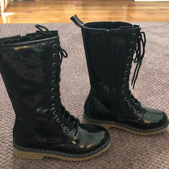 Shoes - Cute faux patent leather combat boots!